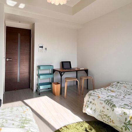R Guest House Namba Ōsaka Extérieur photo