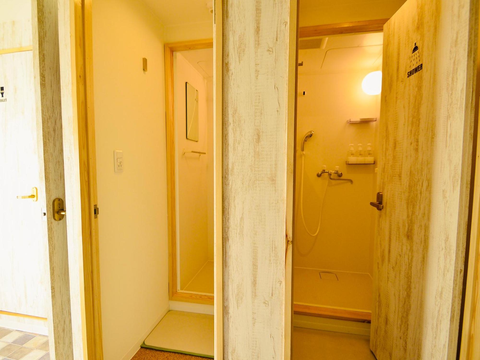 R Guest House Namba Ōsaka Extérieur photo