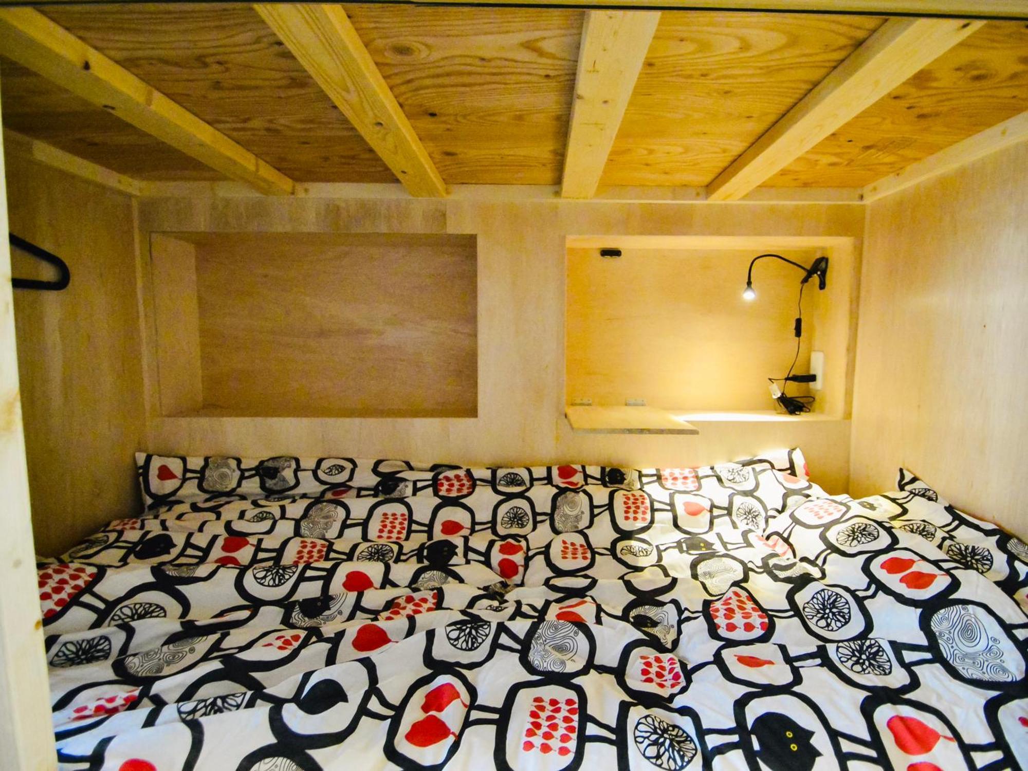 R Guest House Namba Ōsaka Extérieur photo